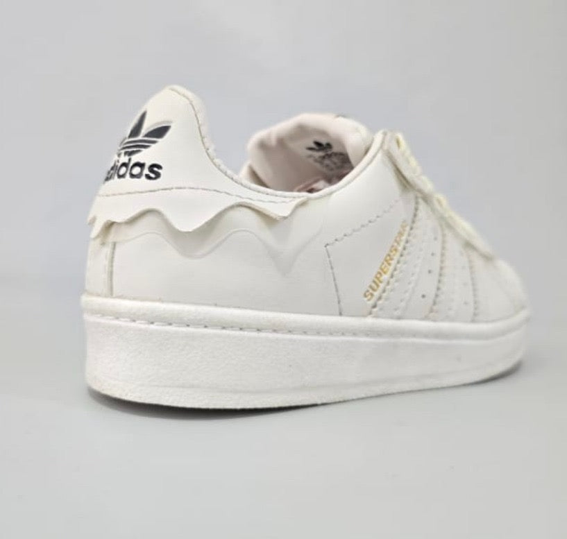 SUPERSTAR