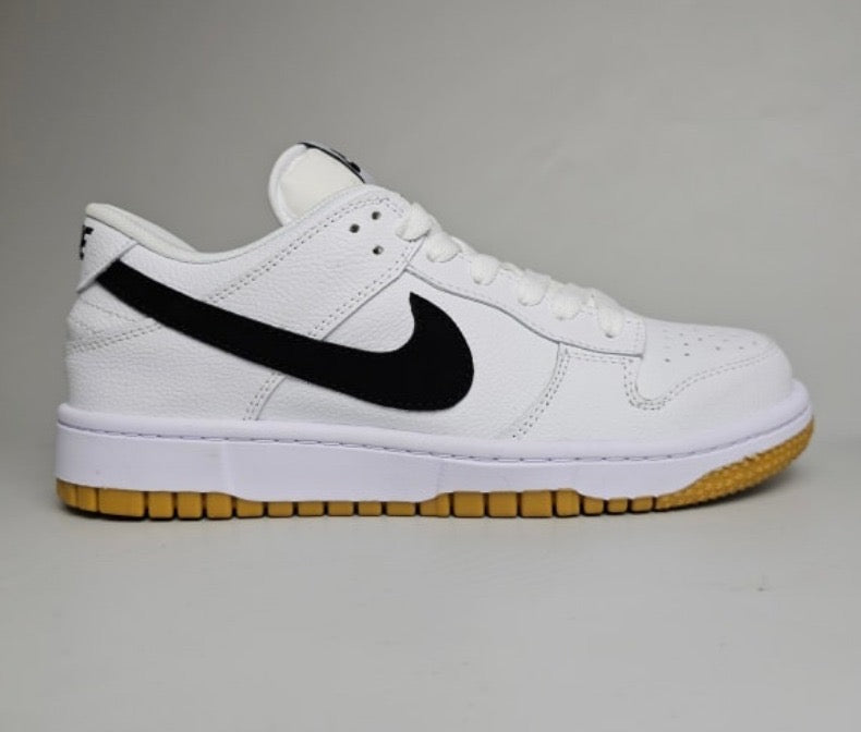 NIKE DUNK SB