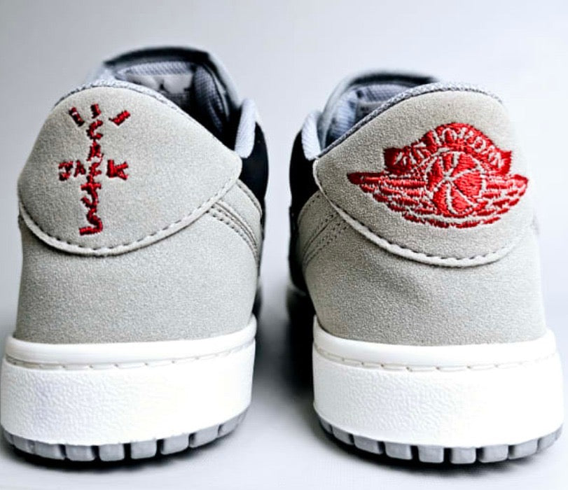 NIKE JORDAN 1 LOW