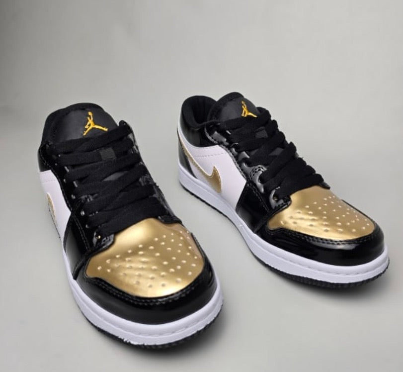 NIKE JORDAN 1 LOW