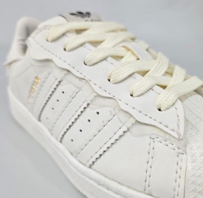 SUPERSTAR