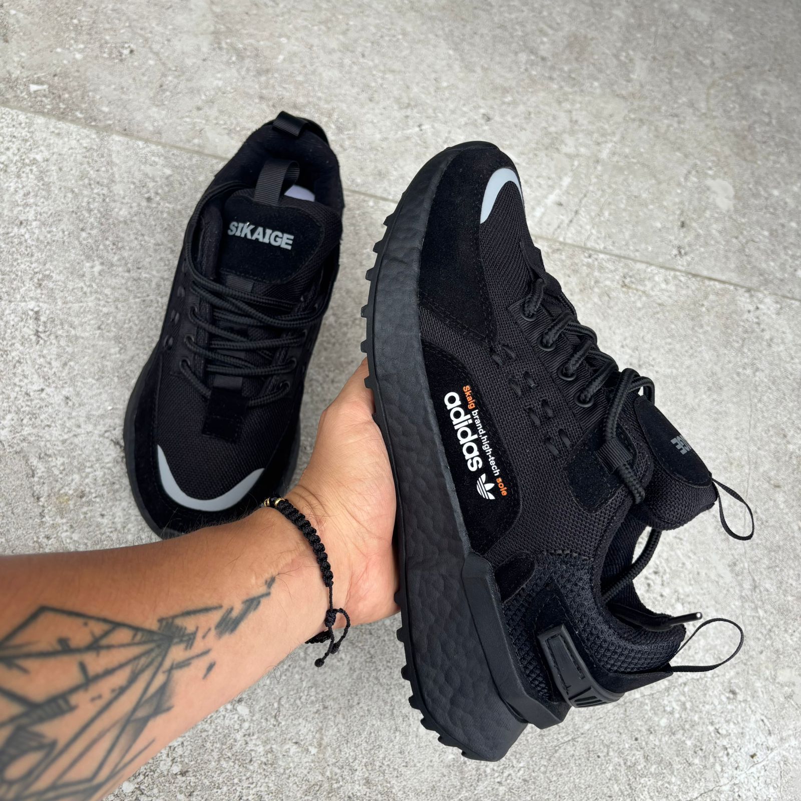 ADIDAS SIKAGE