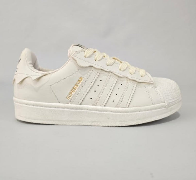 SUPERSTAR