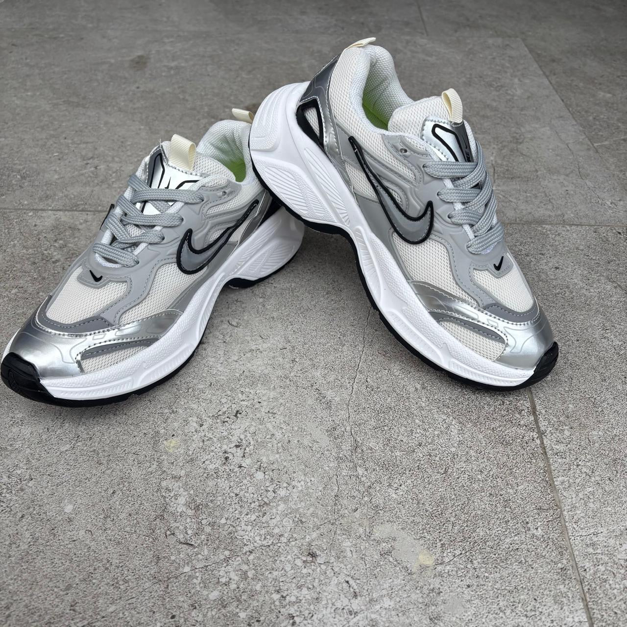 NIKE CUSHLON