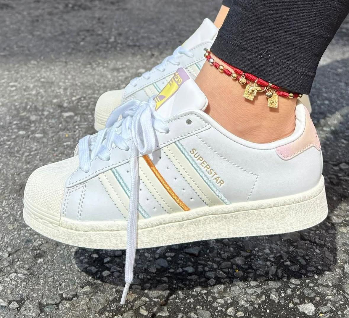 SUPERSTAR (AAA)
