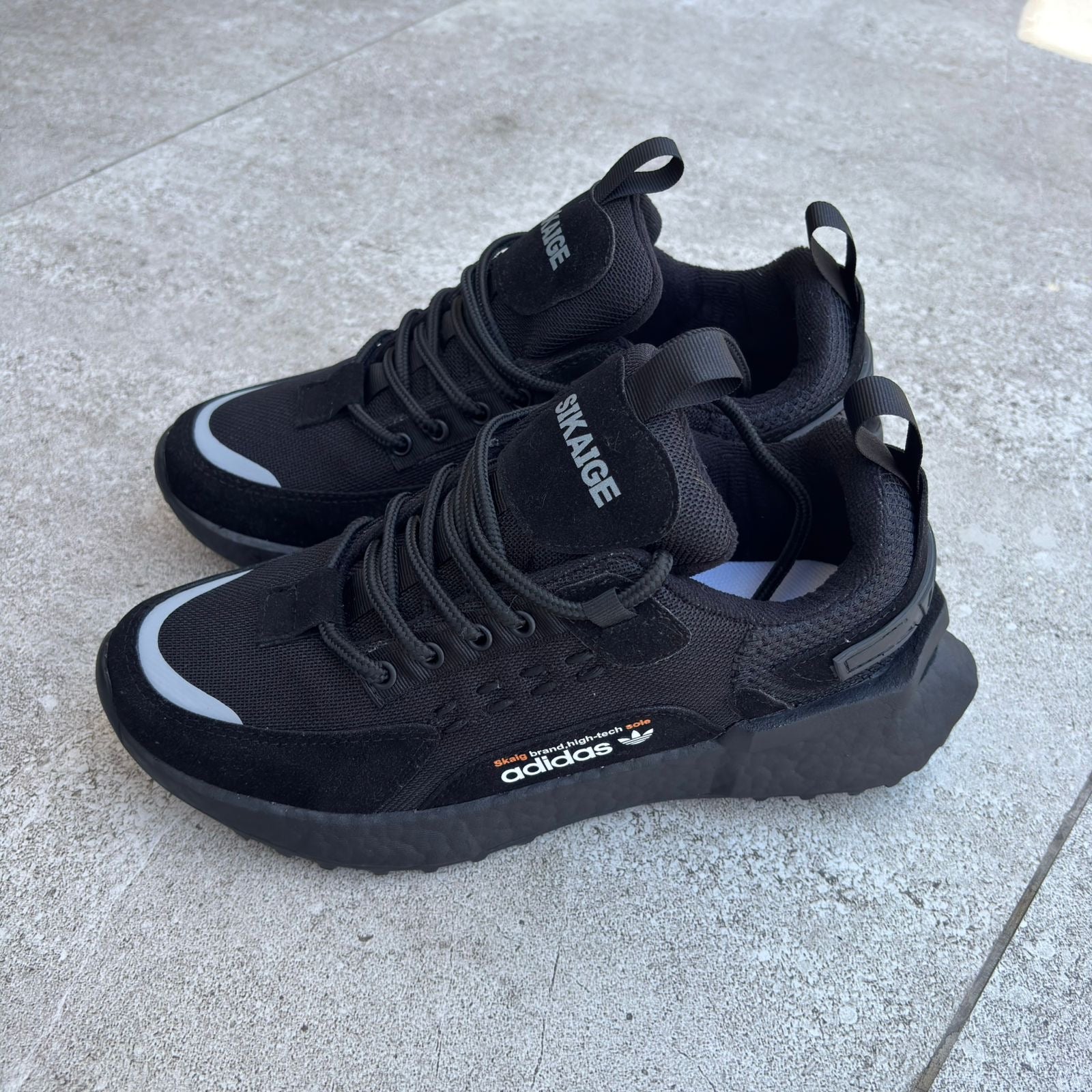 ADIDAS SIKAGE