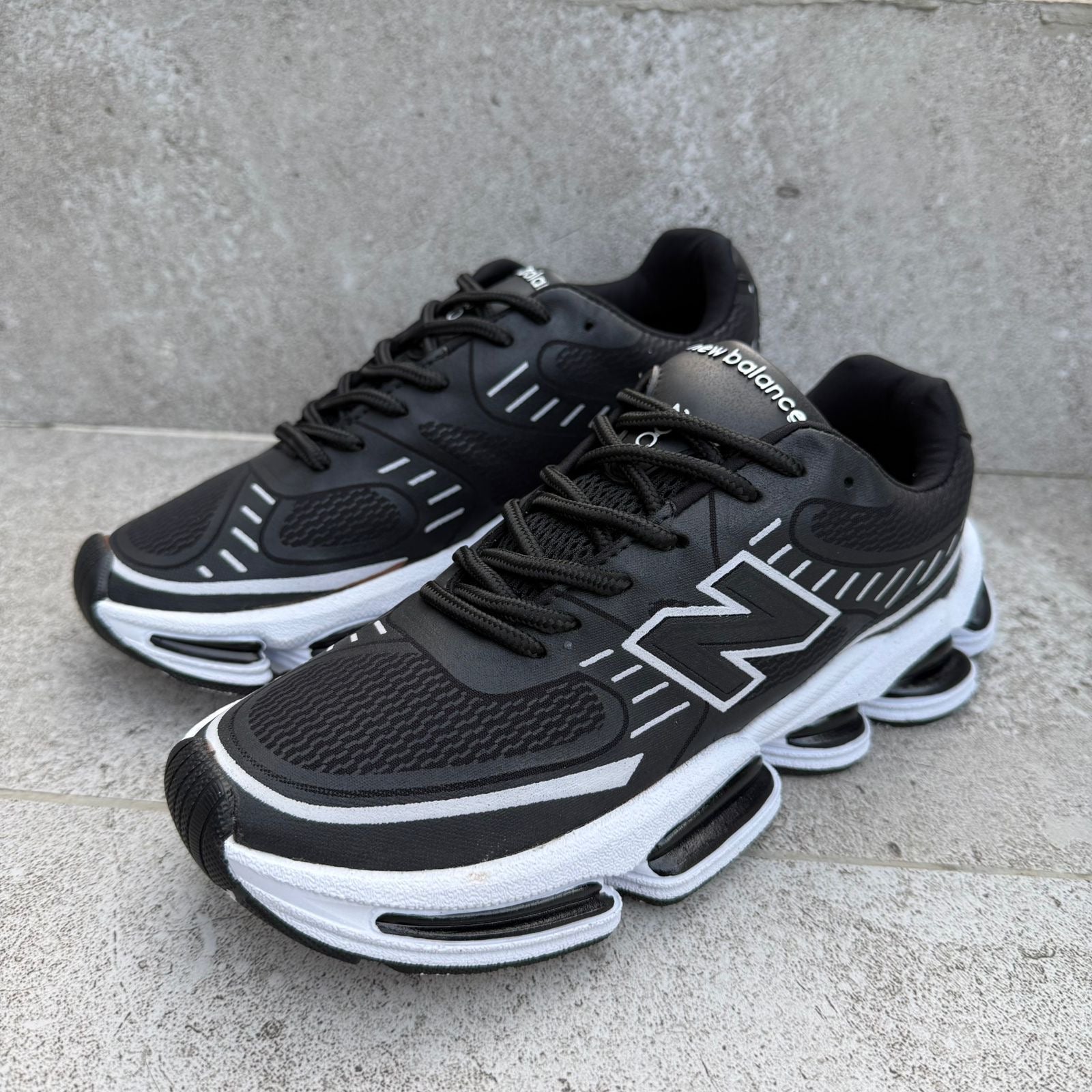 NEW BALANCE 2000