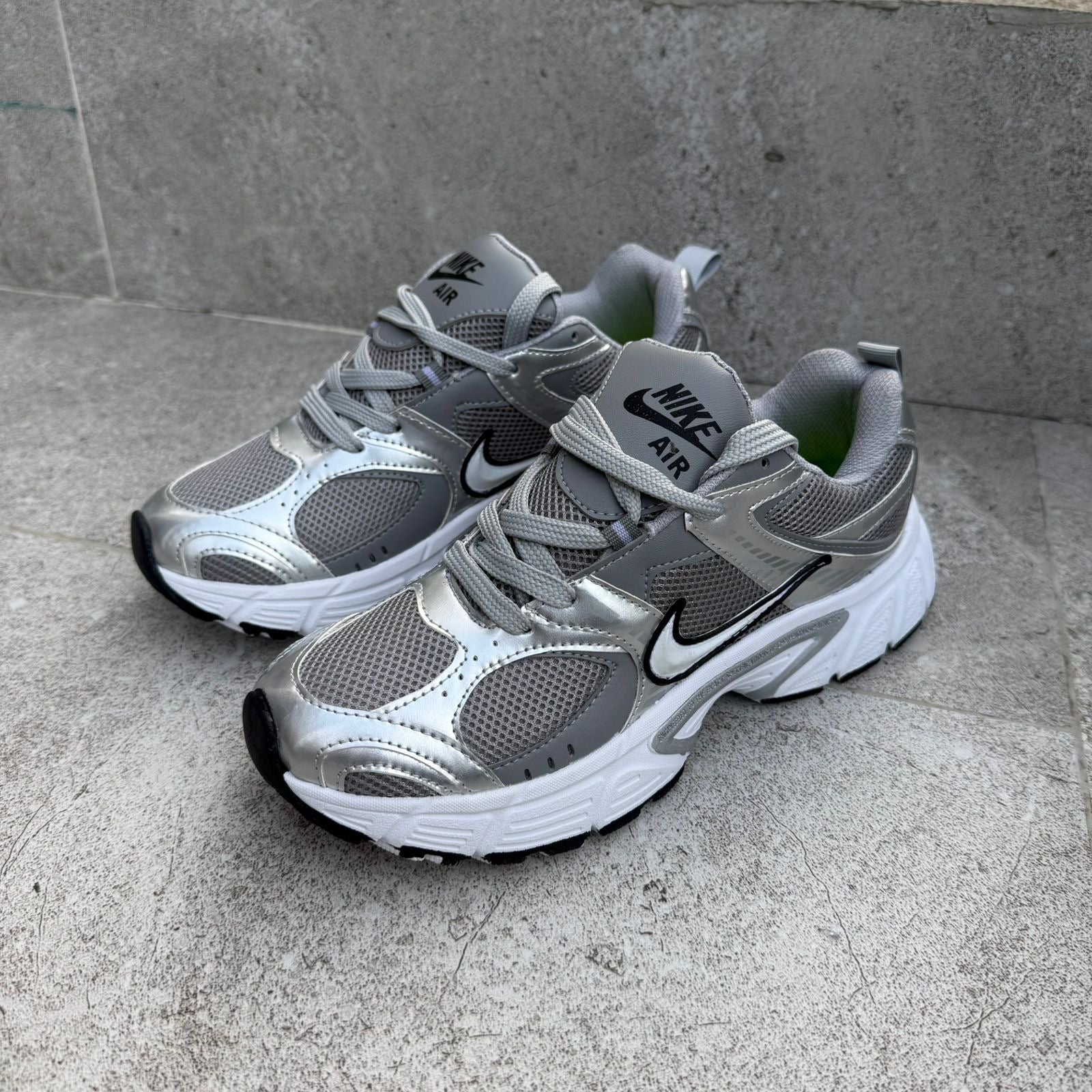 NIKE V5K RNR