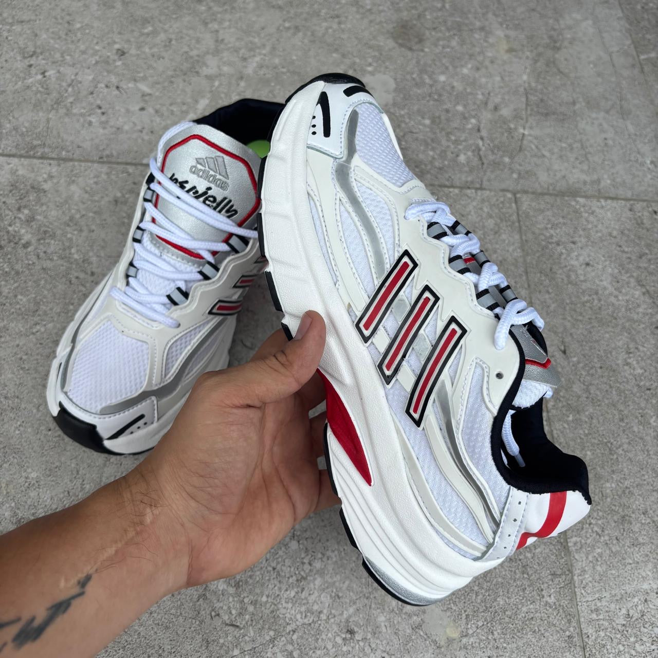 ADIDAS RESPONCE