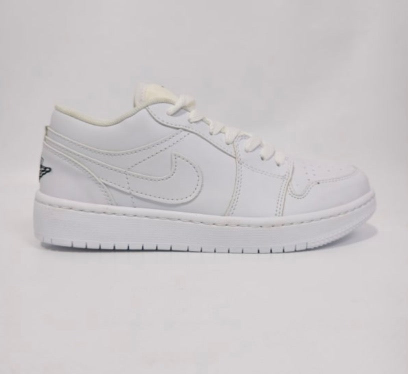 NIKE JORDAN 1 LOW