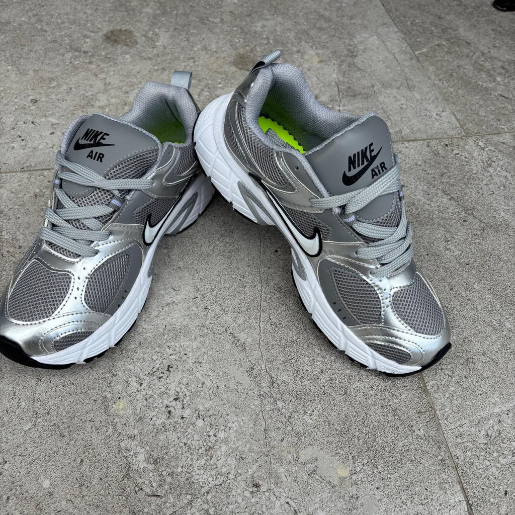 NIKE V5K RNR