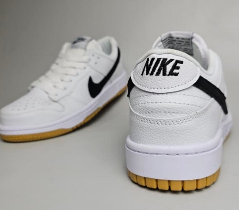 NIKE DUNK SB