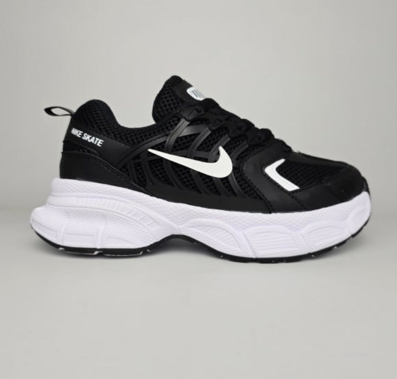 NIKE SKATE V2