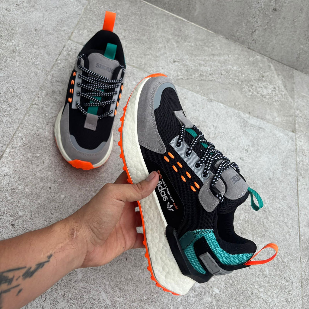 ADIDAS SIKAGE
