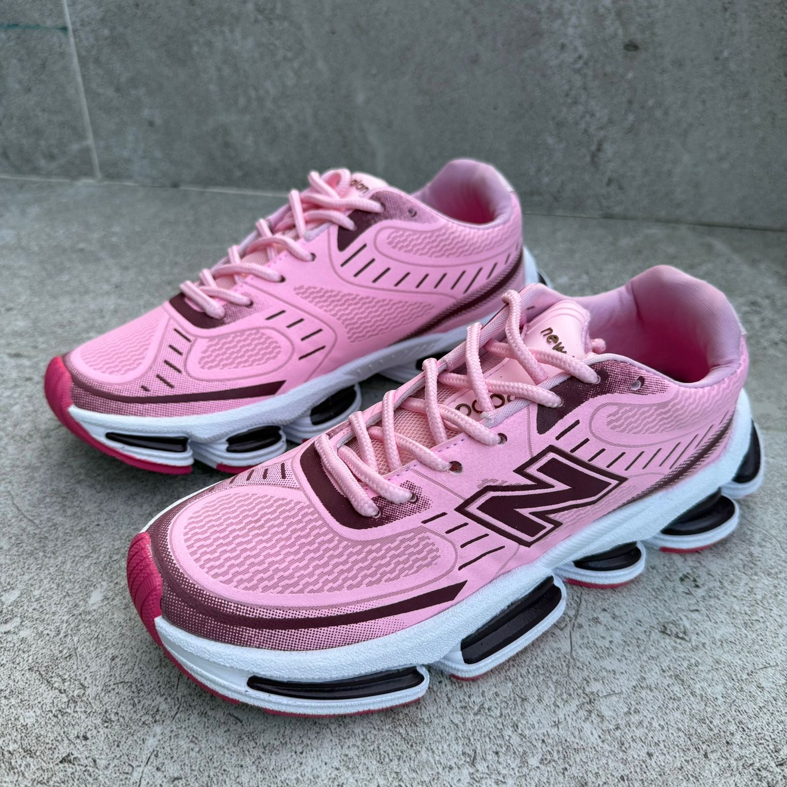 NEW BALANCE 2000