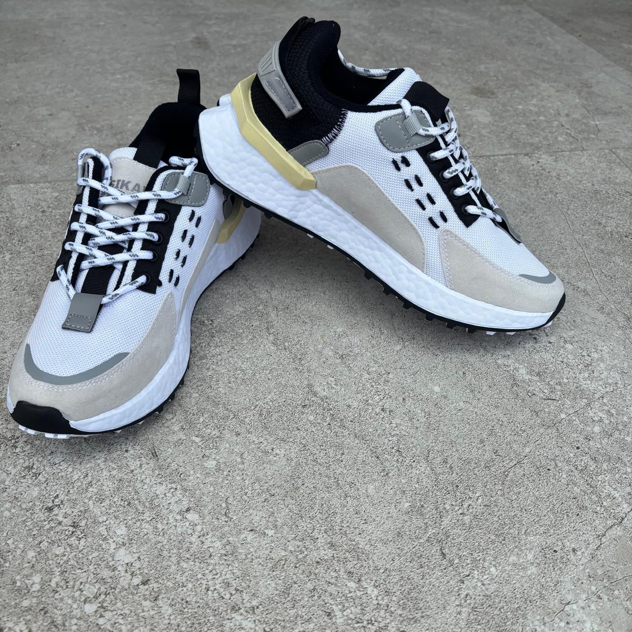 ADIDAS SIKAGE
