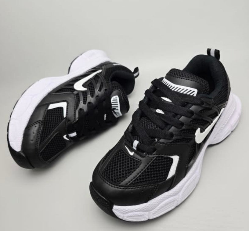 NIKE SKATE V2