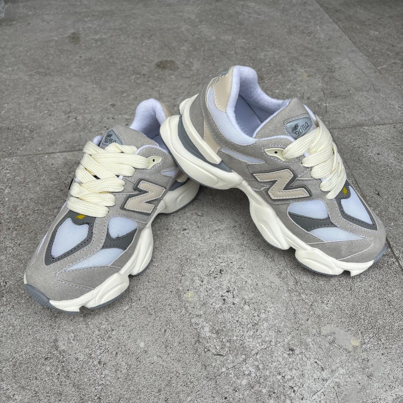 NEW BALANCE 9060