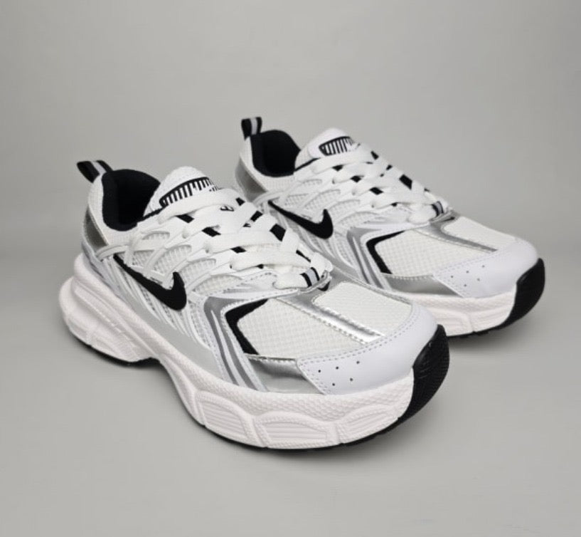 NIKE SKATE V2