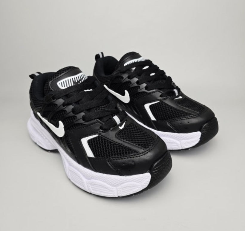 NIKE SKATE V2