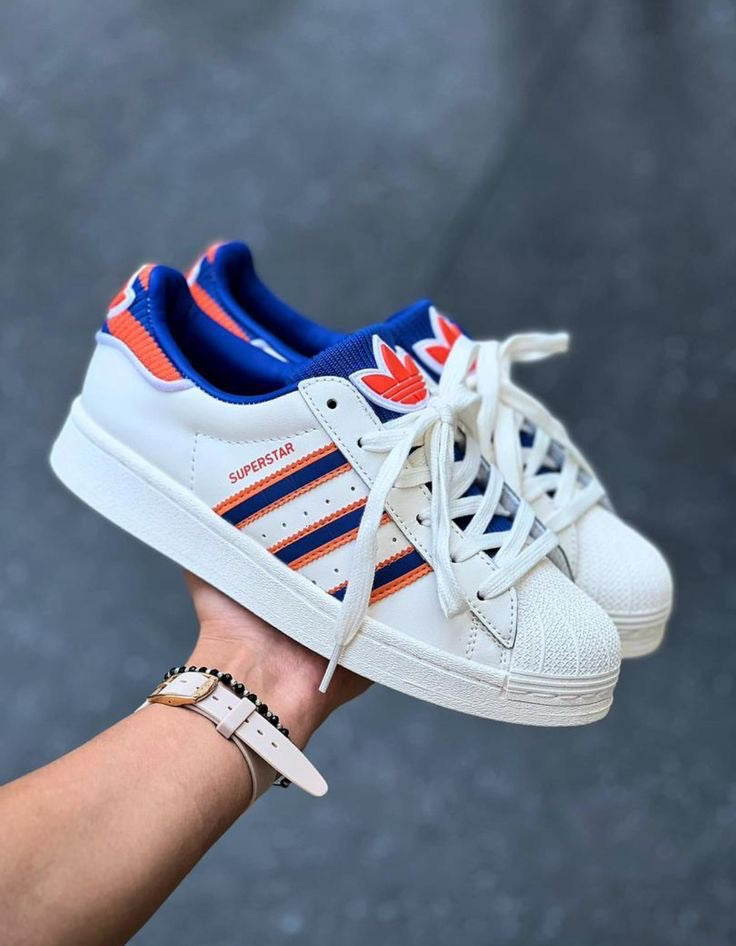 SUPERSTAR (AAA)