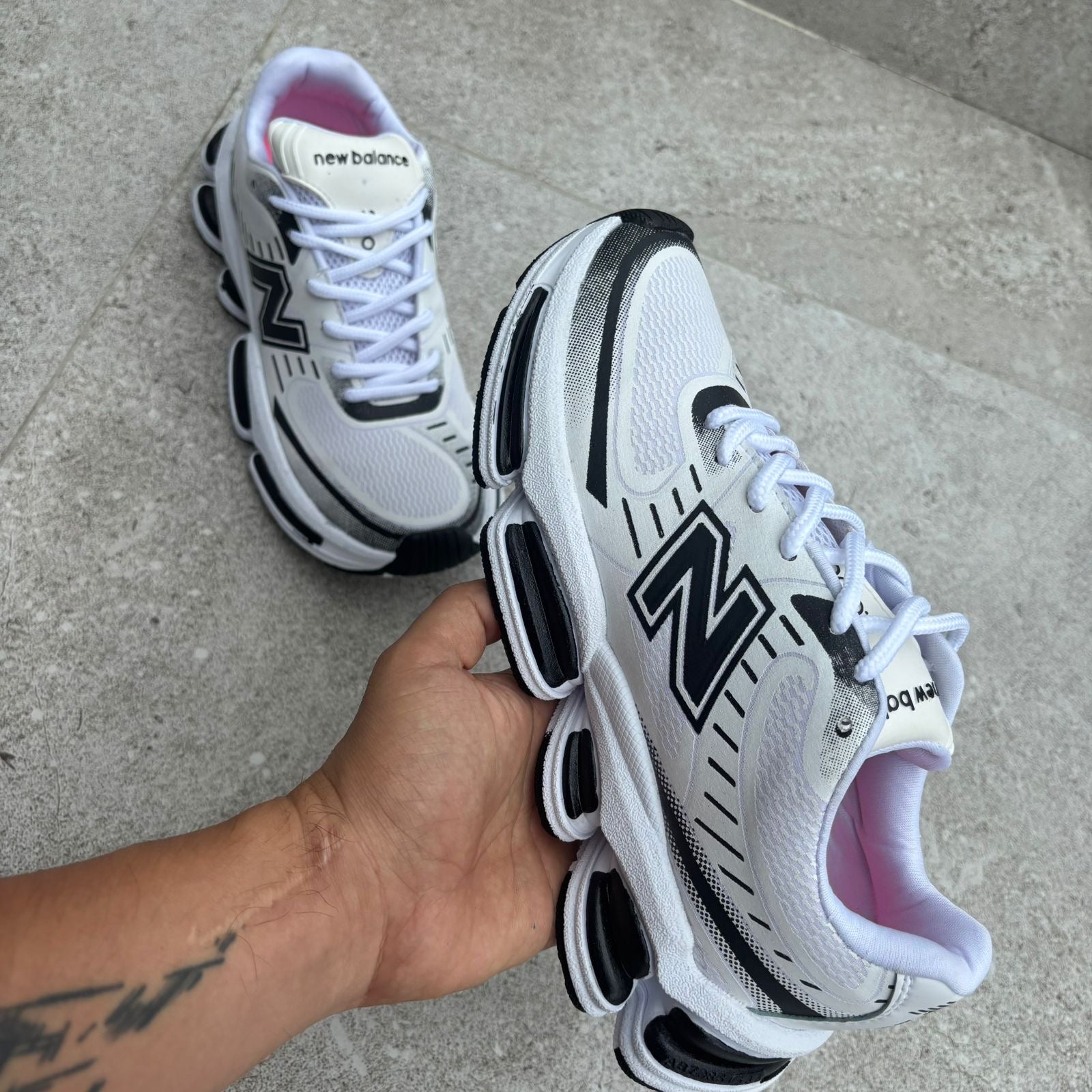 NEW BALANCE 2000